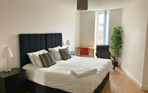 Bracknell RWH Stunning Two Bedroom Apartment